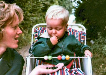 Picture of a very young Armin eating berries
